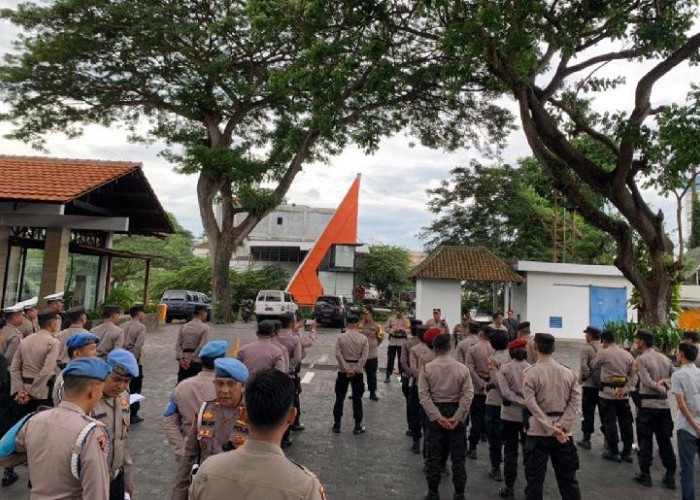 240 Personel Gabungan Polresta dan Kodim Amankan Rapat Pleno Pilkada Bandar Lampung