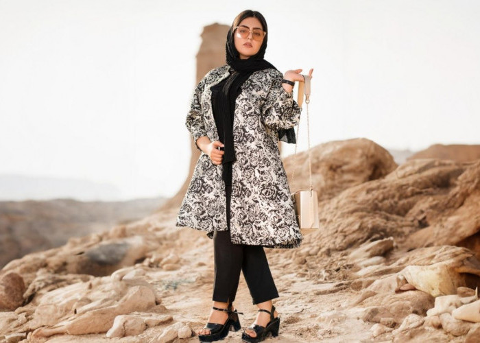 Padu Padan Gamis dan Blazer Brokat yang Bikin Tampilan Naik Kelas