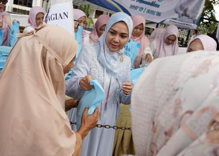 Kolaborasi TP PKK, DWP dan OPD Lampung Berbagi Takjil untuk Masyarakat