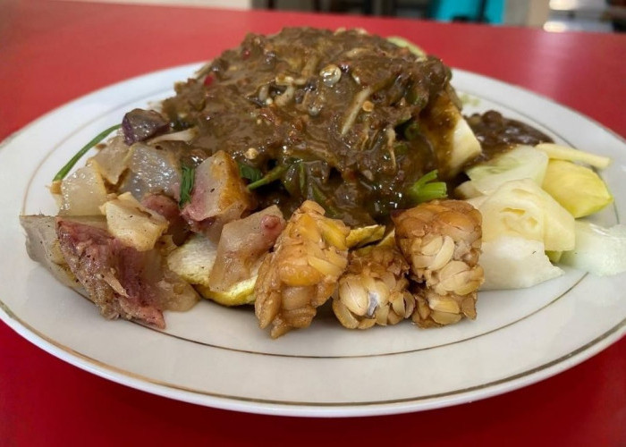 Rujak Cingur: Ikon Kuliner Khas Surabaya yang Sarat Cita Rasa dan Sejarah