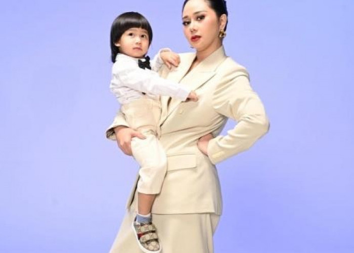 Rencana Bayi Tabung Tanpa Suami Denise Chariesta Tuai Hujatan Netizen