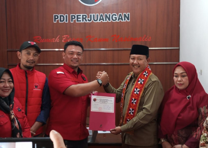 34 Berpengalaman di Birokrat, Pj Sekkab Lampung Barat Adi Utama Daftar Balon Wabup di PDIP