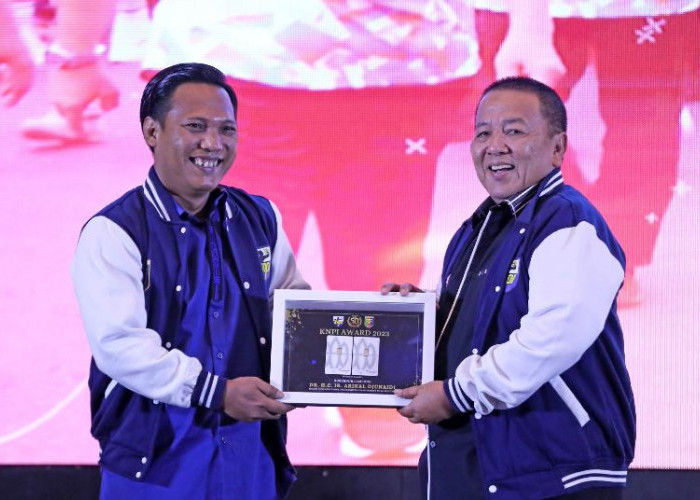 Gubernur Arinal Terima Penghargaan sebagai Pemimpin Peduli Pembangunan SDM Bidang Kepemudaan dari KNPI Lampung