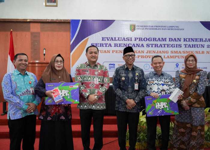 Siswa 100 Persen Masuk PTN, Kepala SMAN 14 Bandar Lampung Dapat Penghargaan, Ini Pesan Gubernur Mirza