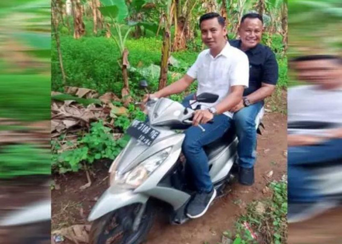 Bupati Lampung Selatan Lewati Jalan Setapak Berdebu ke Lokasi Bedah Rumah