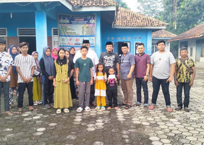 Forum Komunikasi Masyarakat 6 Desa Santuni 11 Anak Yatim di Lampung Utara