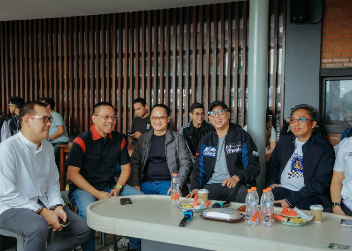 Gubernur Mirza Paparkan Prioritas Jalan hingga Isu Kesehatan di Lampung Didepan Komunitas Motor dan Ojol