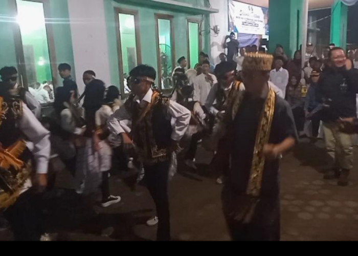 Kunjungi Desa Margorejo , Menteri PDTT Nikmati Tarian Badui 