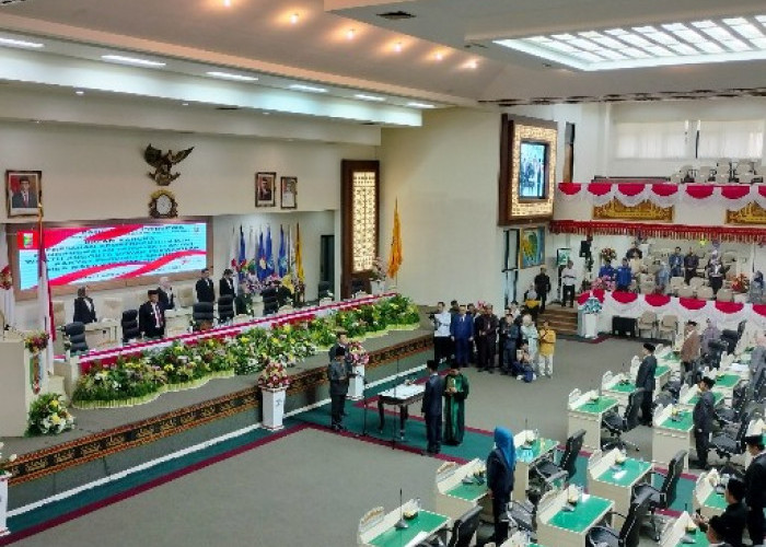 M Junaidi Resmi Gantikan Raden Muhammad Ismail Di DPRD Lampung Lewat Pergantian Antar Waktu