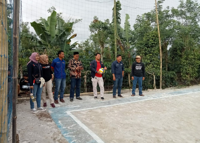 Akbar Buka Langsung Turnamen Volly Ball KTI Lambar Cup 4
