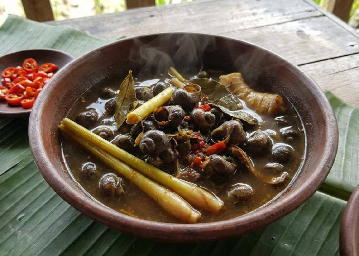 Tutut, Olahan Keong Sawah Khas Sunda yang Gurih dan Kaya Rempah
