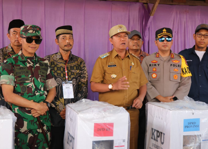 Pastikan Pemilu Lancar, Pj Bupati dan Forkopimda Cek Kesiapan Sejumlah TPS di Lampung Barat