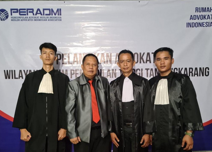 Ketua Umum PERADMI Lantik 44 Advokat di Grand Asia Hotel Makassar
