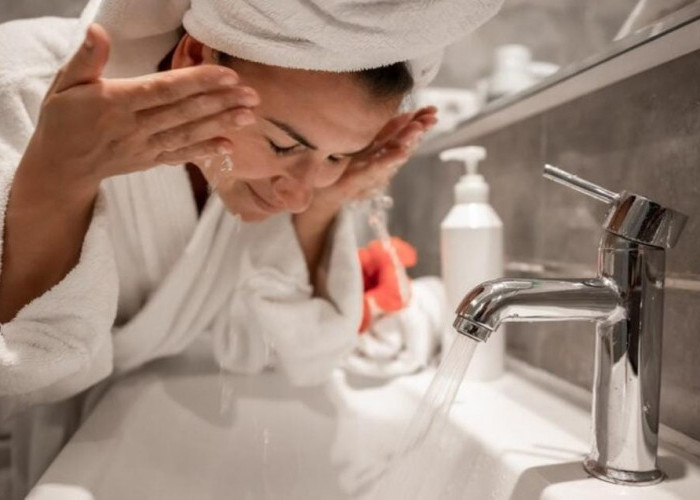 4 Sabun Cuci Muka Terbaik untuk Mengatasi Kulit Kusam dan Flek Hitam Membandel