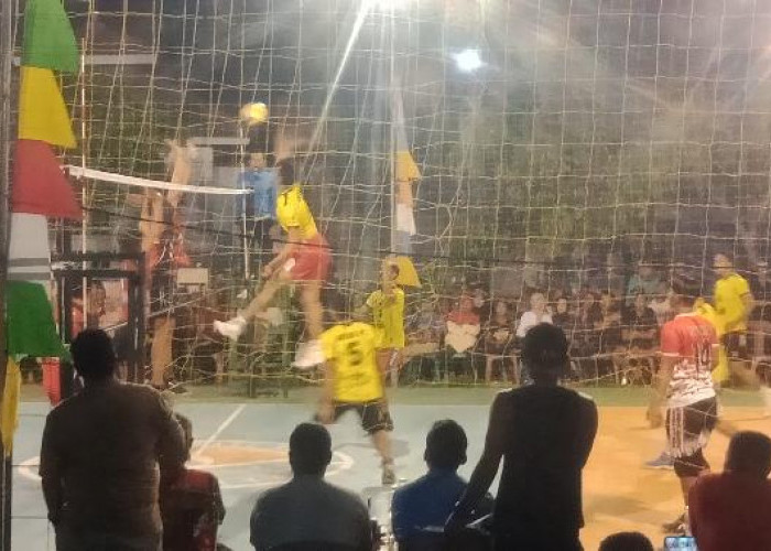 Turnamen  Volley Ball Kapolsek Jatiagung Cup 2024 Masuki Babak Perempat Final 