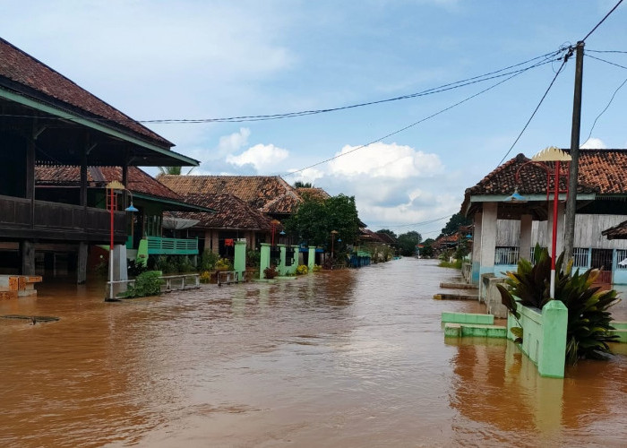Intensitas Hujan Mulai Reda, Banjir di Srimenanti Belum Juga Surut