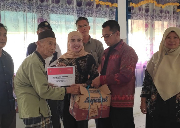 Kemensos Salurkan Bantuan Program Atensi