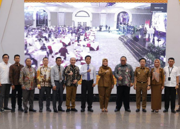 Presiden Jokowi Minta OJK Berikan Dukungan Penuh Sektor UMKM 
