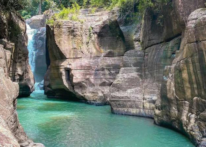 Cunca Wulang: Permata Tersembunyi di Hutan Flores