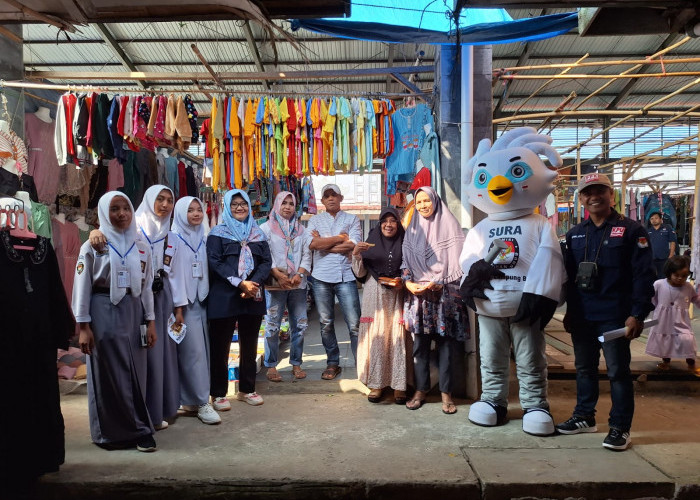 Informasikan Tahapan Pemilu 2024, KPU Lampung Barat Grebek Pasar 