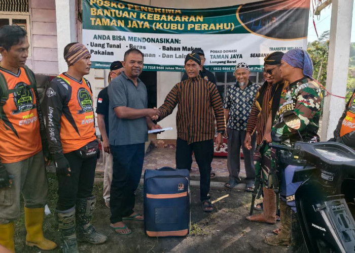 Pujakesuma Lambar Salurkan Bantuan Korban Kebakaran di Kubuperahu
