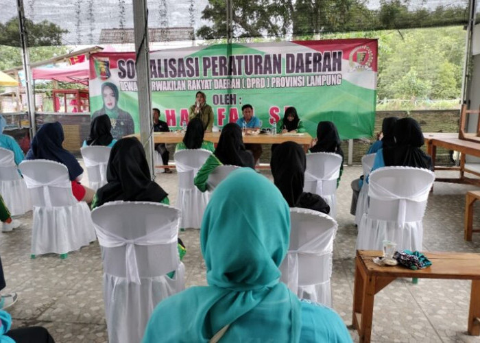 Anggota DPRD Provinsi Lampung Hanifah Gelar Sosperda Di Desa Sanggi