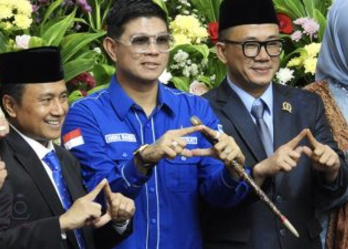 Pelantikan M. Junaidi Jadi Anggota DPRD Lampung Dihadiri Andika Kangen Band