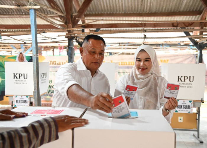 Nanang Ermanto Gunakan Hak Pilih di Pilkada 2024 di TPS Way Galih