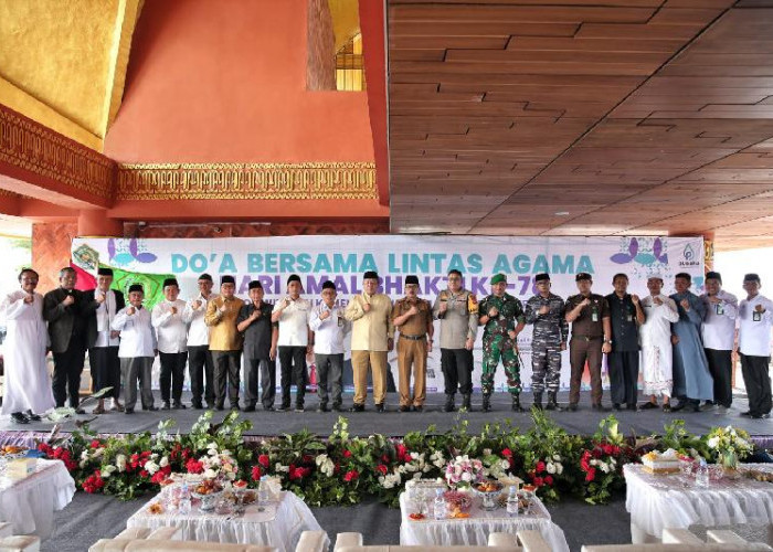 Gubernur Arinal Bersama 5 Pemuka Agama dan Masyarakat Lakukan Doa Bersama Lintas Agama di Menara Siger 