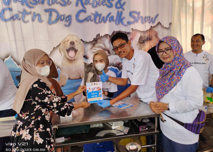 Peringati Hari Rabies, Disnakkeswan Lampung Turut Partisipasi Vaksin Rabies Catwalk Cat & Dog Show