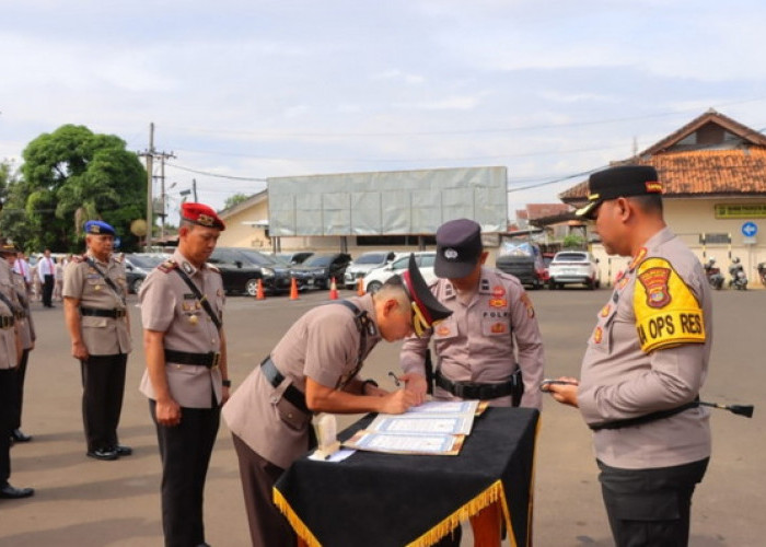 2 Jabatan Kasat dan 4 Kapolsek di Polresta Bandar Lampung Diserahterimakan