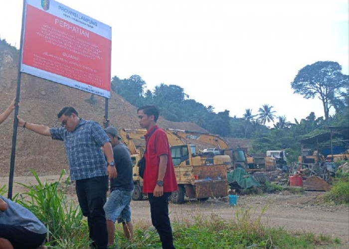 Tambang Batu Andesit di Way Laga di Segel DLH Lampung