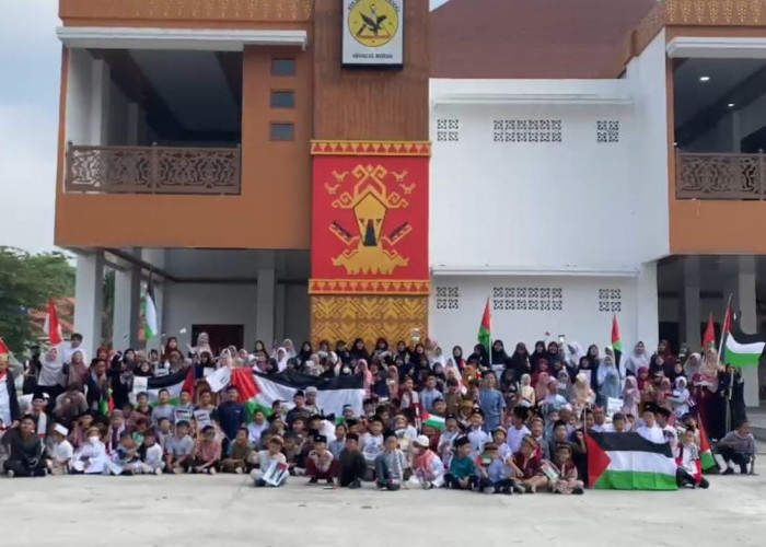Ungkapkan Rasa Empati untuk Palestina, SDIT Daarul Qudwah Gelar Aksi Solidaritas