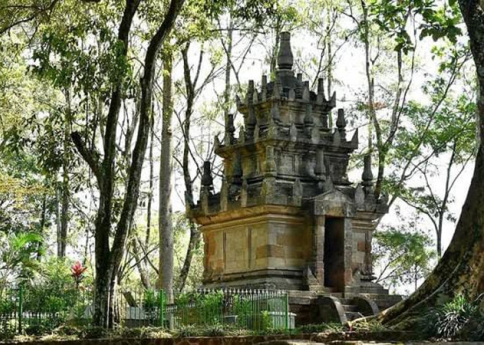 Wisata Candi Cangkuang, Jejak Peradaban Hindu di Tengah Danau Garut