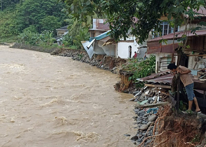12 Rumah Terdampak banjir Bandang Way Laay