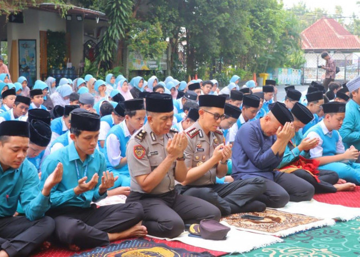Hadiri Salat Istisqa di Az Zahra, Kapolresta Tekankan Pentingnya Akhlak Pelajar