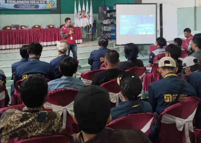 PLN ULP Talang Padang Edukasi Teknisi JMG soal Bahaya Listrik dan Keselamatan Kerja 