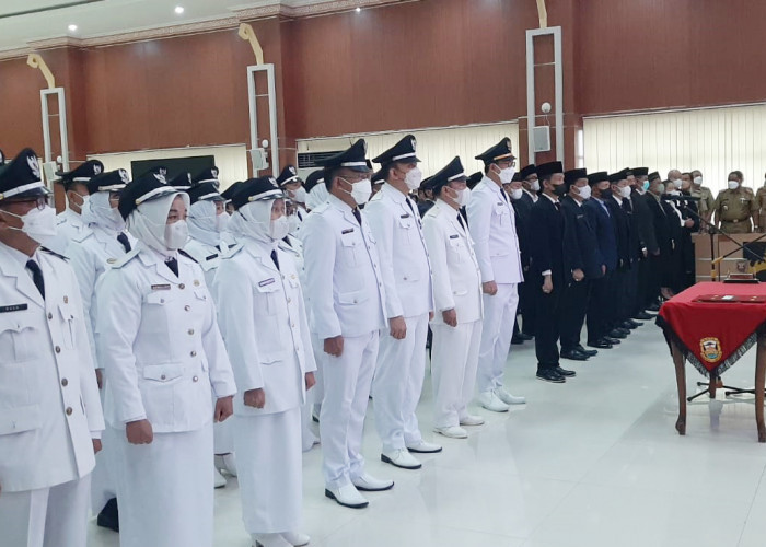 Dilantik Bunda Eva, Budi Ardiyanto Jabat Camat Bumi Waras