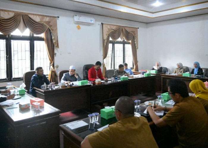 Keluhan Jalan Rusak Berujung RDP, Komisi II DPRD Minta PUPR Perketat Rekanan dan Perbaikan Total