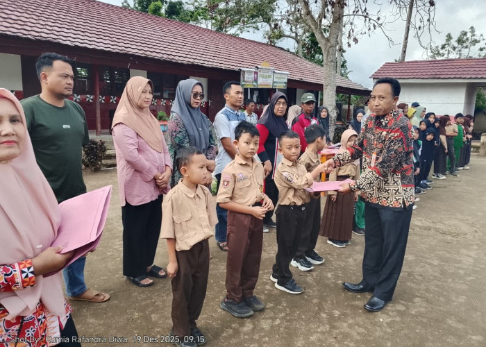 SDN 1 Kenali Gelar Class Meeting, Pembagian Rapor, dan Apresiasi Siswa Berprestasi