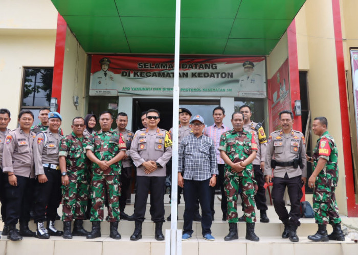 Pastikan Pleno PPK Aman, Kapolresta Bandar Lampung Beri Pengamanan Sejumlah PPK di Bandar Lampung