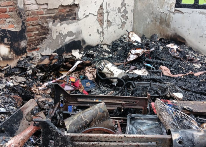 Kebakaran di Pemerihan Diduga Akibat Korsleting, Kerugian Ditaksir Rp50 Juta