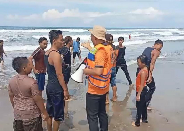 Kunjungan Masih Tinggi, BPBD Pesisir Barat Perketat Mitigasi di Pantai Mandiri