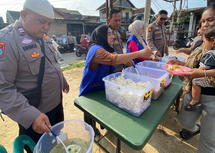 Jumat Berkah Polsek Teluk Betung Timur Pererat Hubungan Polisi dan Masyarakat