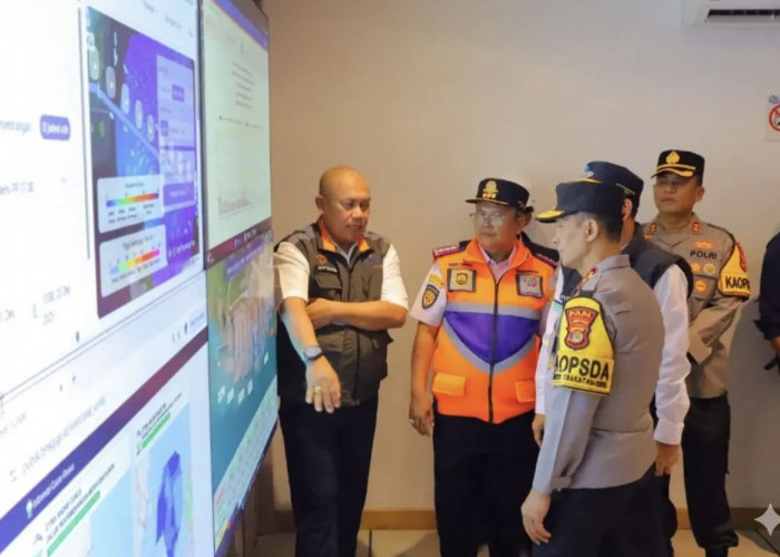 Kapolda Lampung Tinjau Arus Lalu Lintas Ops Lilin Krakatau 2025 di Bakauheni