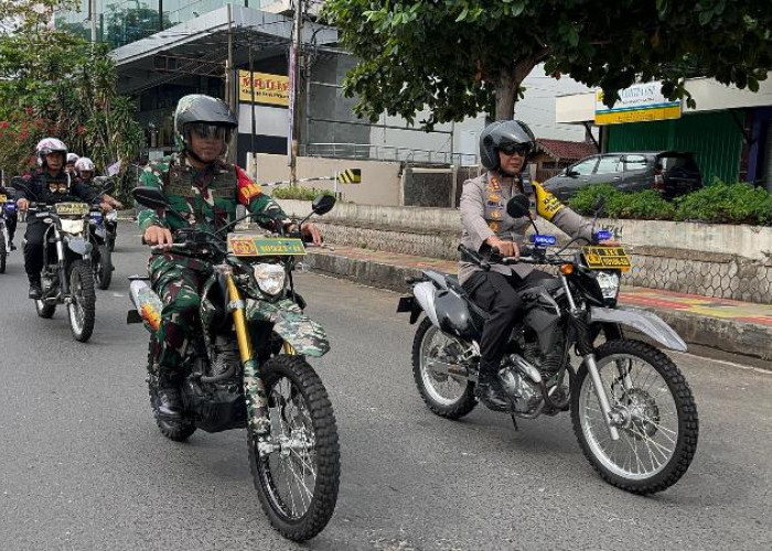 Naik Motor, Kapolresta dan Dandim Bandar Lampung Tinjau Pengamanan TPS Pilkada 2024