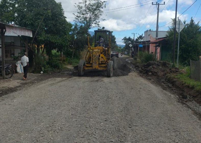 Alhamdulilah, Jalan Bak Kubangan di Lambar Mulai Ditangani Dinas BMBK Lampung 