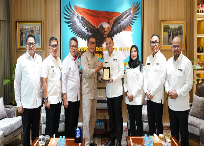 Wali Kota Bandar Lampung Eva Dwiana Hadiri Pertemuan Strategis di Kantor Staf Kepresidenan RI
