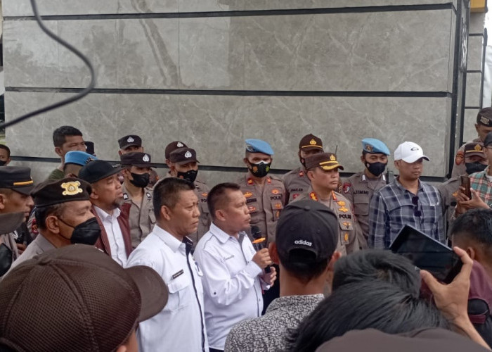 Pemprov Lampung Temui Massa Aksi, Janji Segera Selesaikan Masalah
