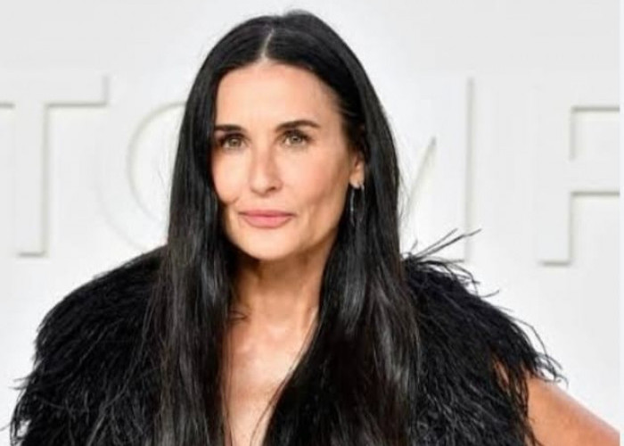 Demi Moore Dinobatkan Sebagai Wanita Tercantik 2025, Ini 9 Transformasi Gaya Rambut Paling Ikoniknya